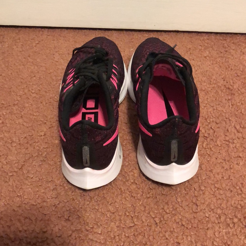 Gorgeous🥳HP🥳Nike Air Zoom Pegasus Sneakers - Picture 4 of 11